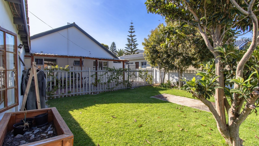 1 Bedroom Property for Sale in Sandbaai Western Cape